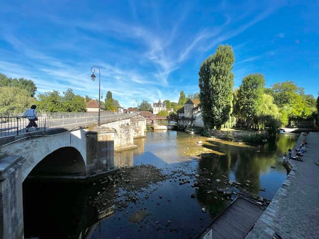 Les Pieds Dans L'Eau - Moret Centre 외부 사진